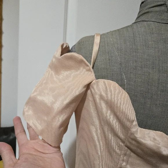 Vintage 1980s Karen Lucas NIKI Pink Off Shoulder Scalloped Formal Dress, SIZE 12 - Picture 10 of 16